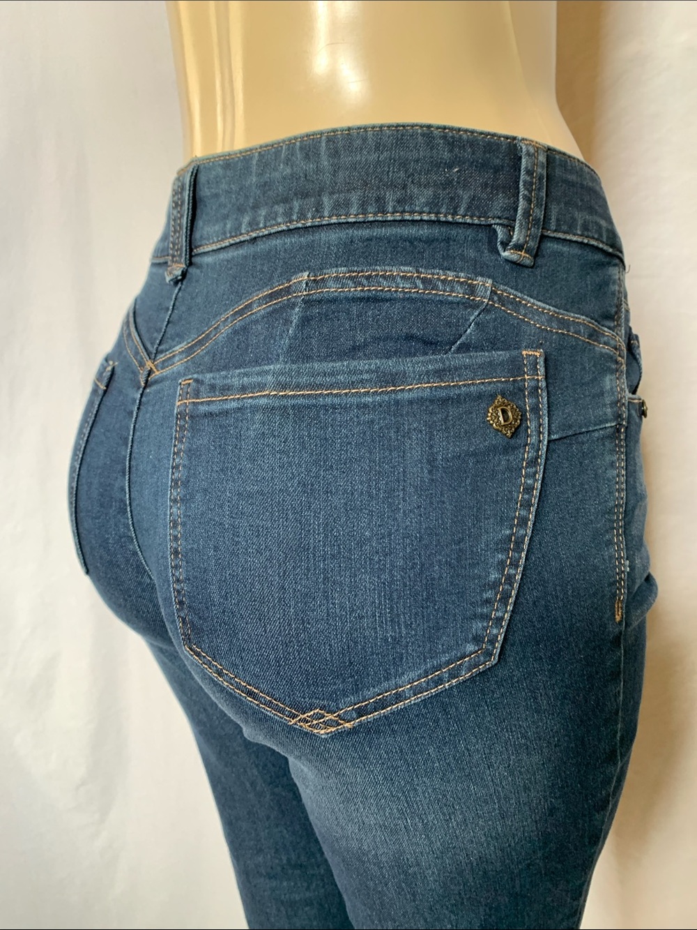 DEMOCRACY Jeans Women’s Tummy Control Size 6 Straight Leg High-Rise Dark NWOT